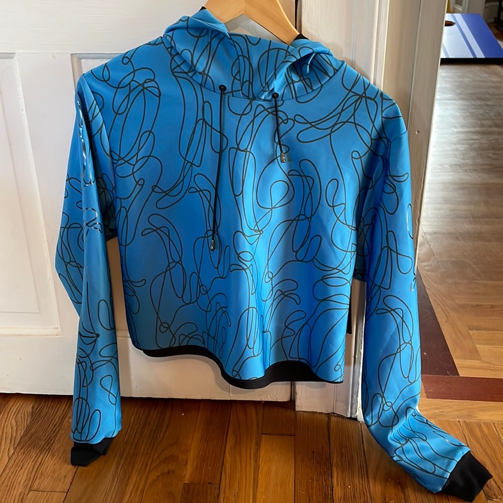 NWT. Ultracor cropped hoodie size small